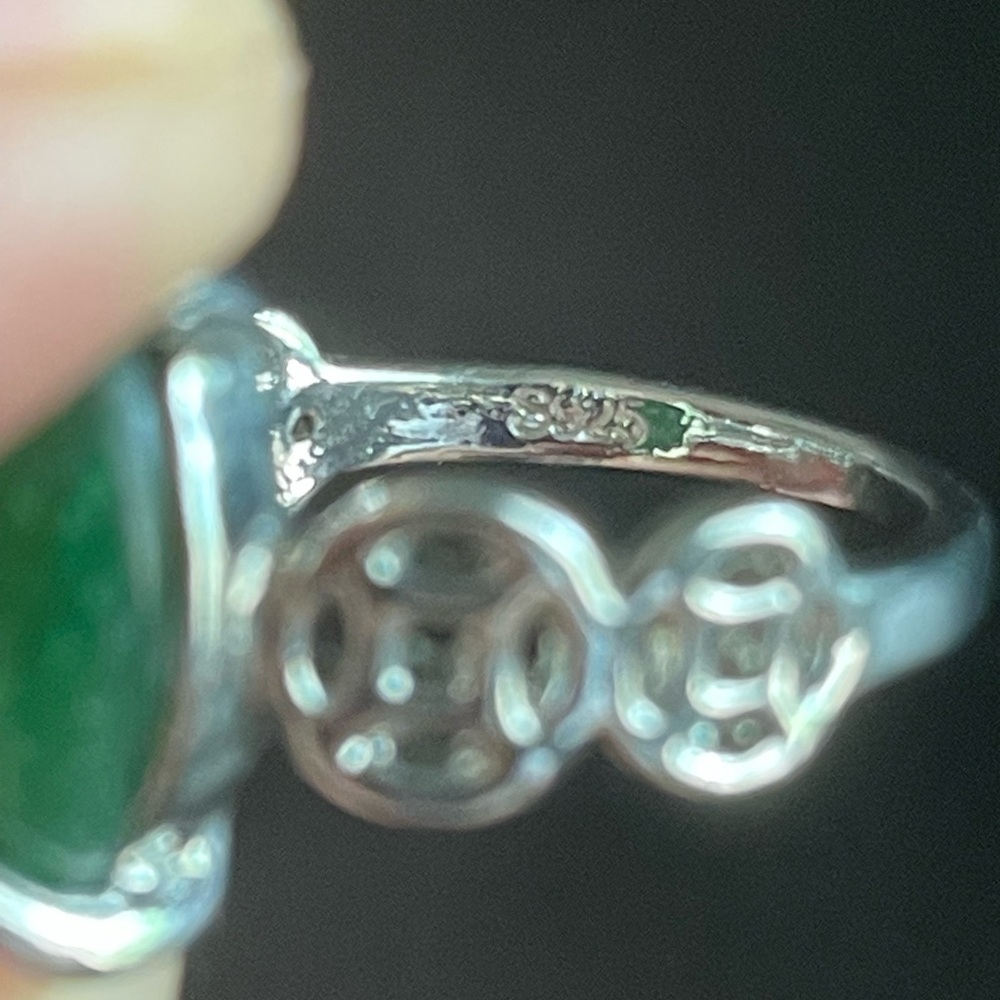 Oval green jade stone ring size 5.5 - Picture 9 of 9